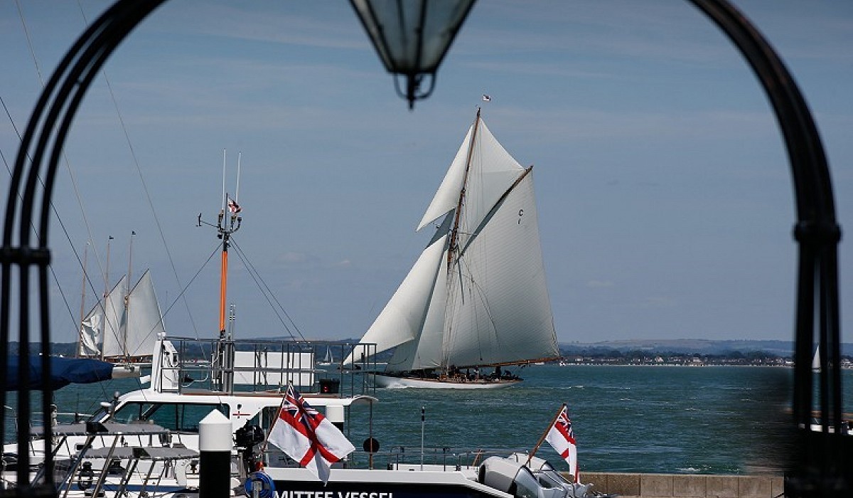 royal yacht squadron secretary