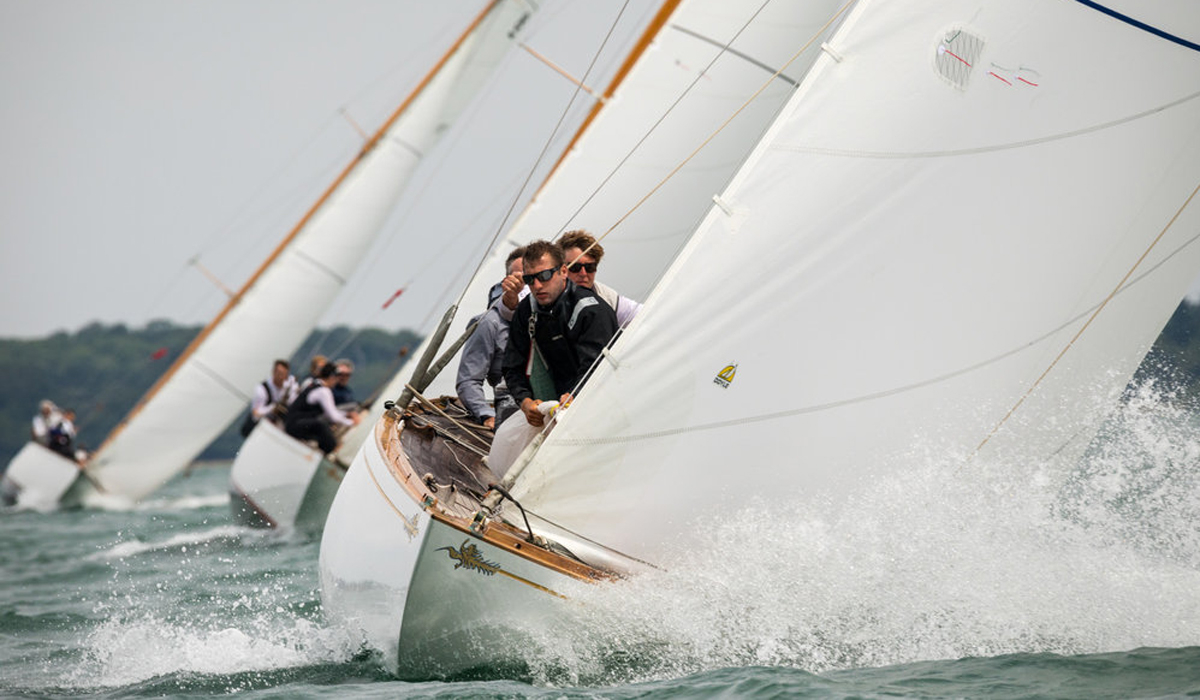 FAST-PACED ROUND-THE-CANS RACING ON DAY FOUR OF PANERAI BRITISH CLASSIC WEEK